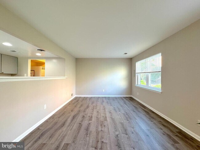 Photo - 9689 Hagel Cir