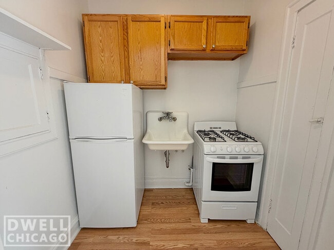 Photo - 2530 N Sawyer Ave Unit 1