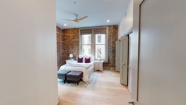 Photo - 353 Baronne Street