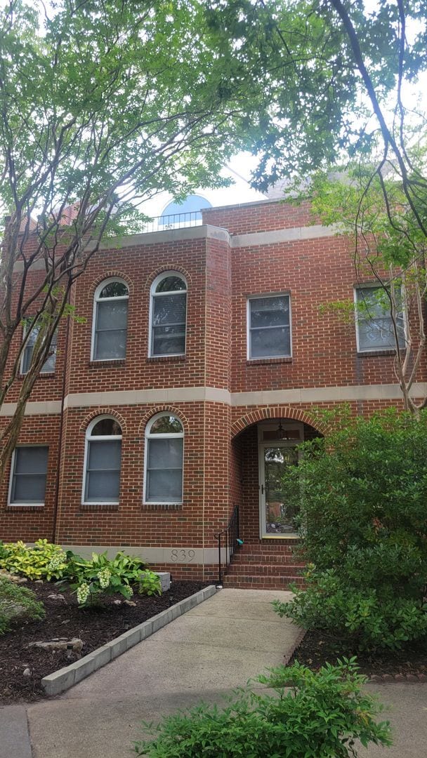 Building Photo - Ghent Square