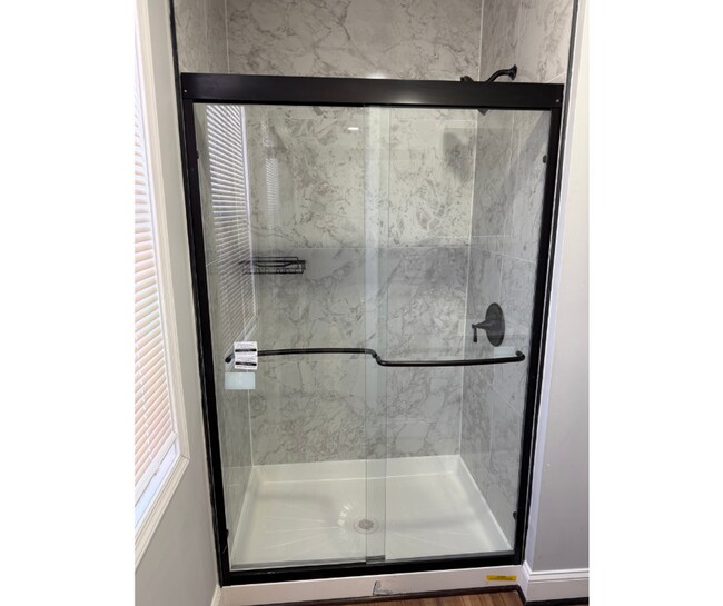 Photo - 101 Edgewood St Unit 1A AVAILABLE W/BATH $850