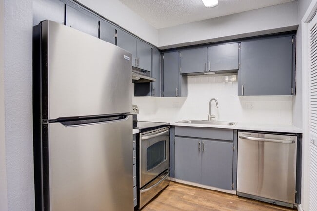 Photo - Wornall Place Apartments & Townhomes