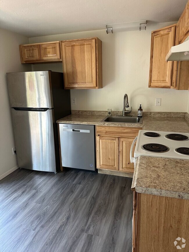 Building Photo - 64 Park St Unit 64 Park St #1 Rental
