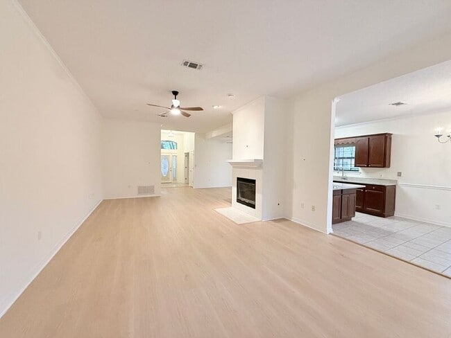 Photo - 4161 Longwood Cir