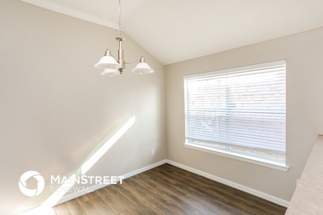 Photo - 3305 Overstreet Ln