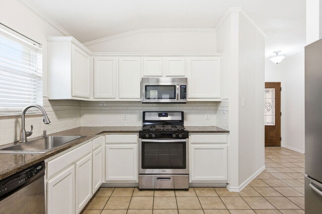 Photo - 1202 Sundrop Pl