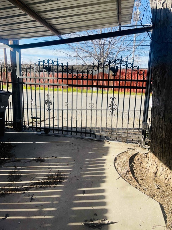 Photo - 1416 Vickers Ave