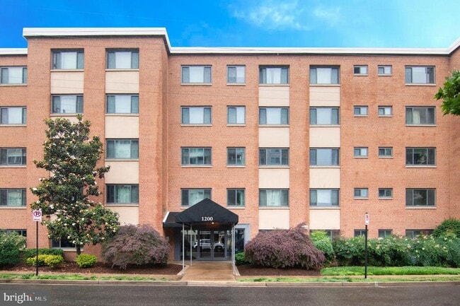 Building Photo - 1200 S Arlington Ridge Rd Unit 205 Rental