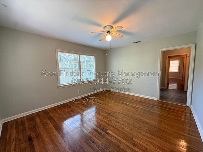 Photo - 3553 Oak St