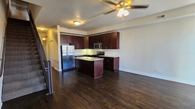 Photo - 939 W Armitage Ave Unit B