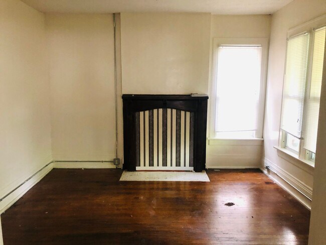 Photo - Large House w/ off-street parking & 3 BATHROOMS!