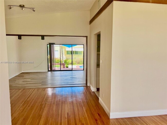 Photo - 8431 SW 28th St