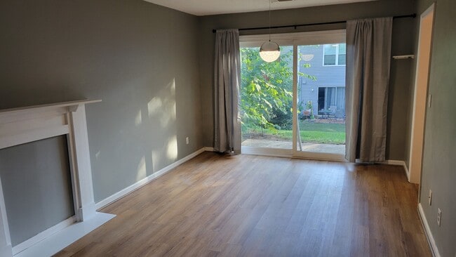 Photo - 343 Leisure Ct