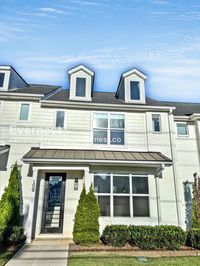 Building Photo - 108 Ethelyne Way