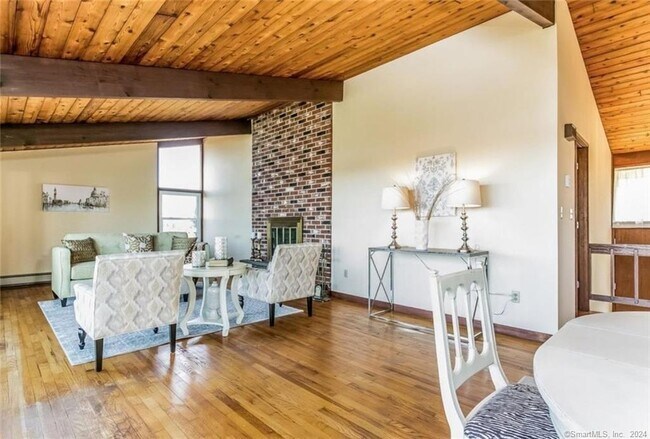 Photo - 117 Phoenix Dr