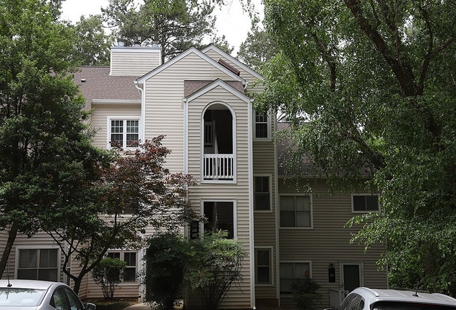 2-Bedroom Top Floor Condo in Desirable Sun... - 2-Bedroom Top Floor Condo in Desirable Sun...