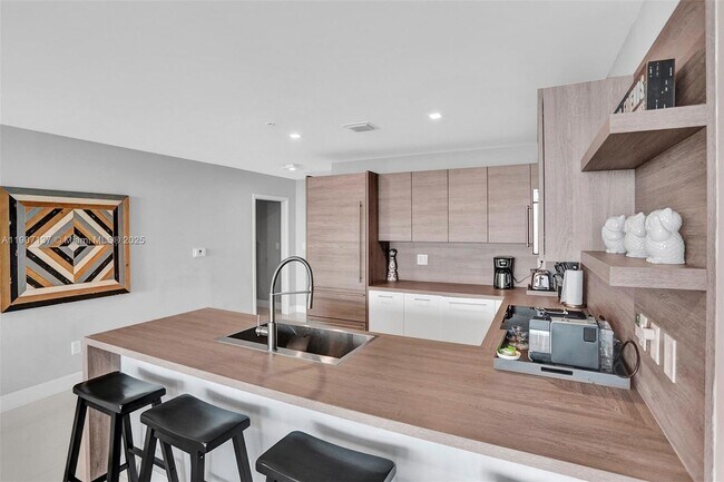 Photo - 400 Sunny Isles Blvd Unit 2021