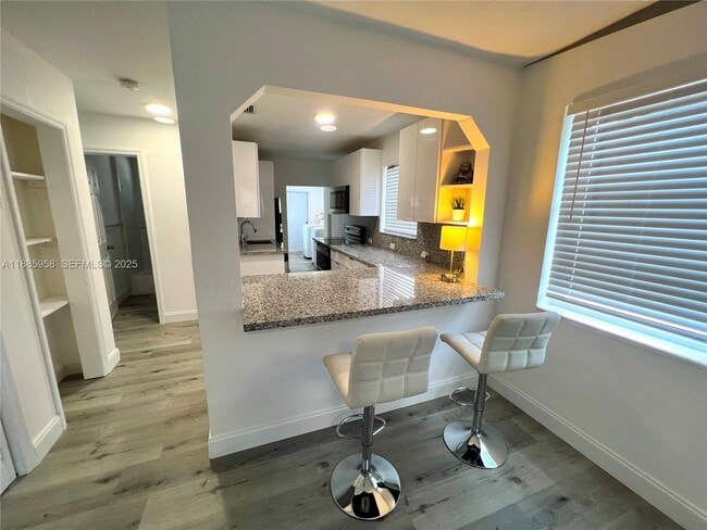 Photo - 140 NW 124th St