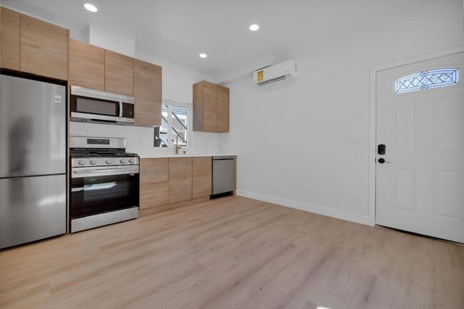 Photo - 4554 North Ave Unidad 4556 #1