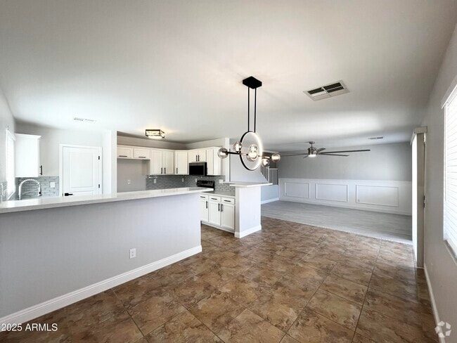 Building Photo - 37061 W Bello Ln Rental