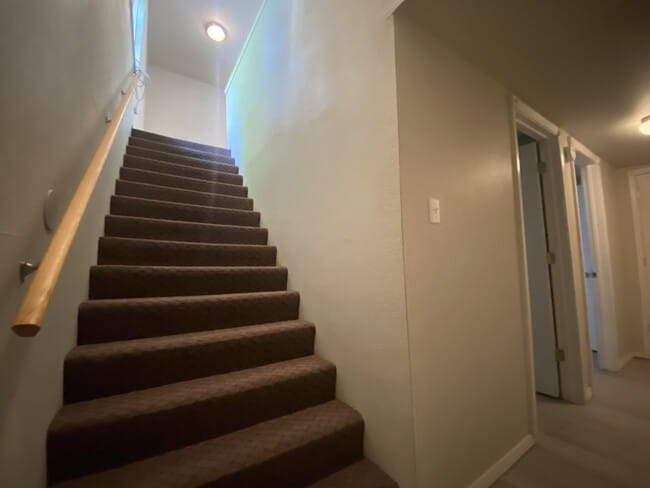 474 Elm Ave