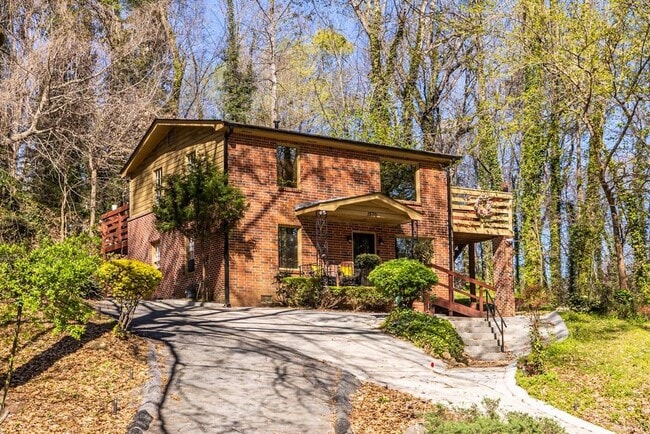 Photo - 1570 Spring Ln NW