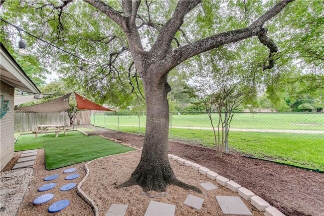 Photo - Nicely Updated 3 Bedroom, 2 Bath, Singe Story Home in Northwest Austin