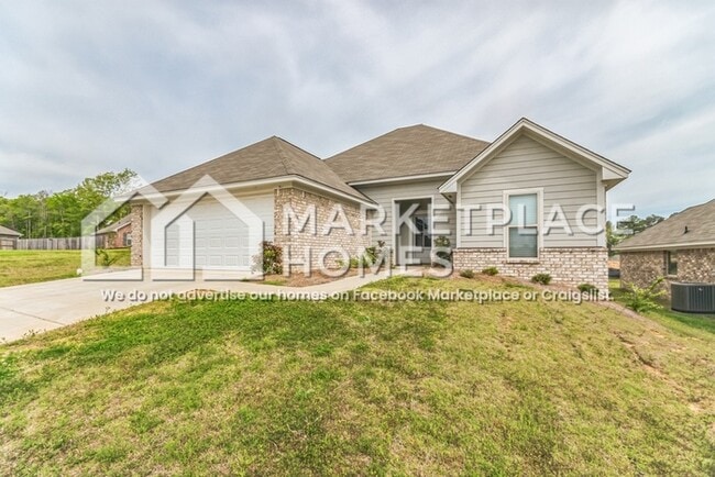 Photo - 701 Silver Bnd House