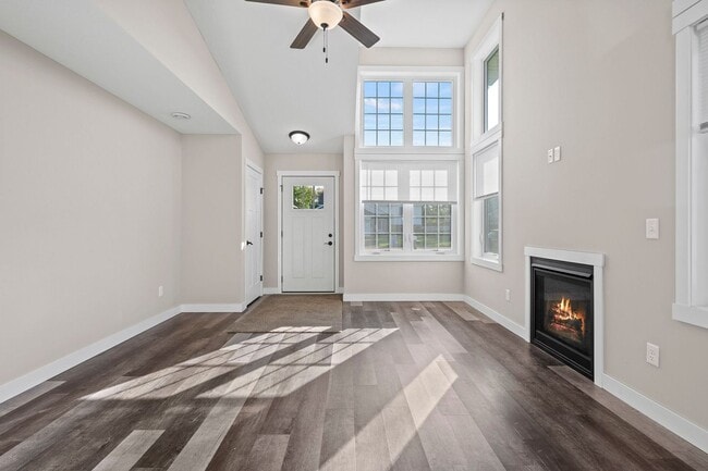 Photo - Beautiful 3 Bed 1.5 Bath Somerset Townhouse