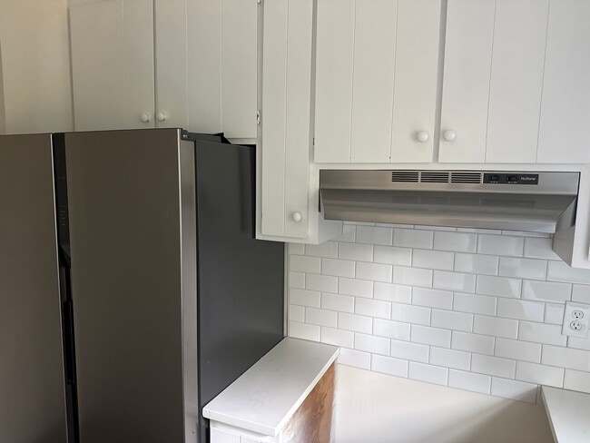 Photo - 3873 Fairmont Ave Unit B