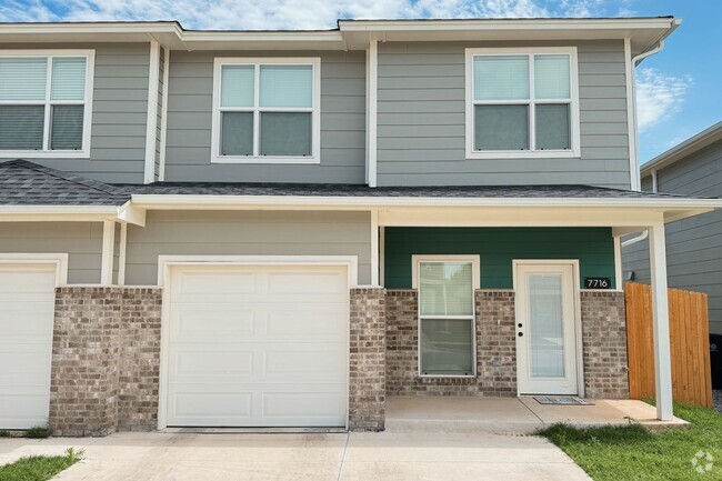 Building Photo - Townhome For Rent NW OKC!