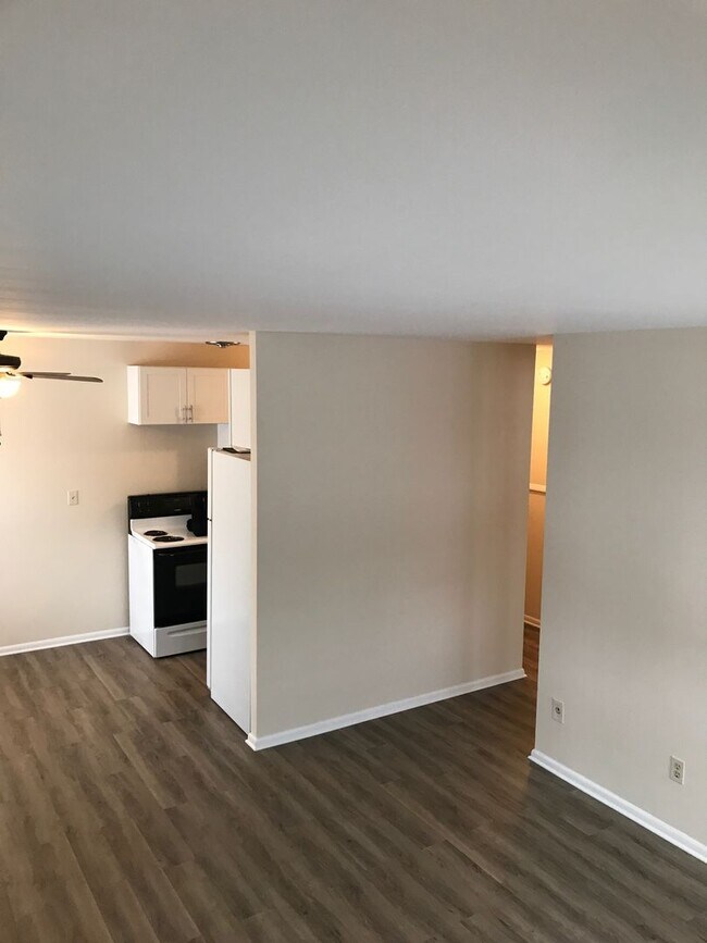 Photo - Underhill Apartments