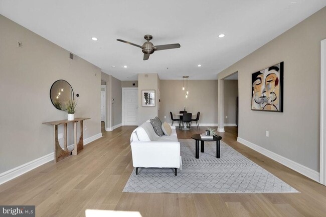 Photo - 1419 Clifton St NW Unit 301