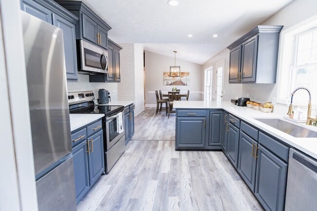 Photo - 103 Scaleybark Ct