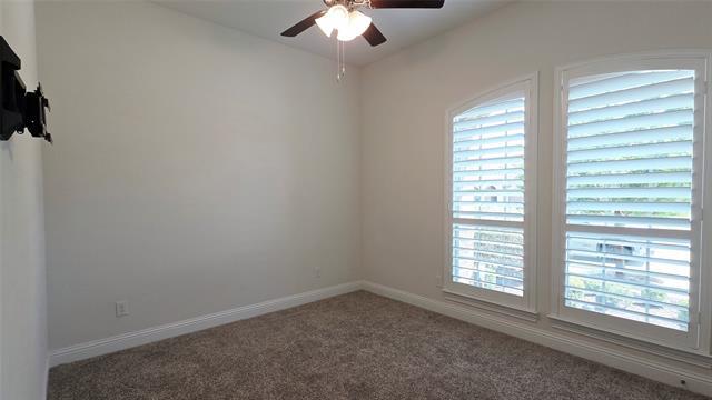 2932 Log Cabin Dr