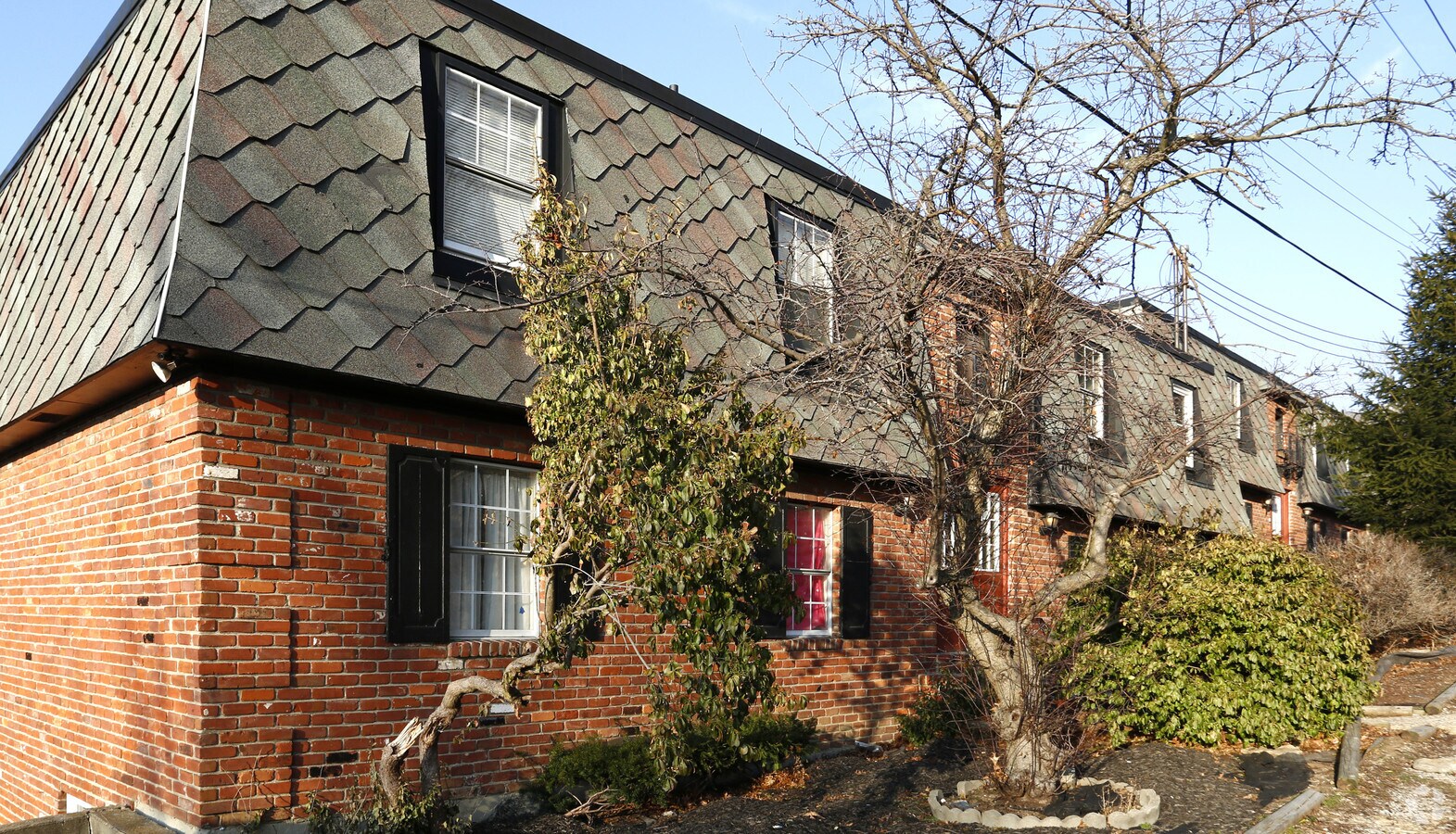 Riverview Apartments - Riverview Apartments