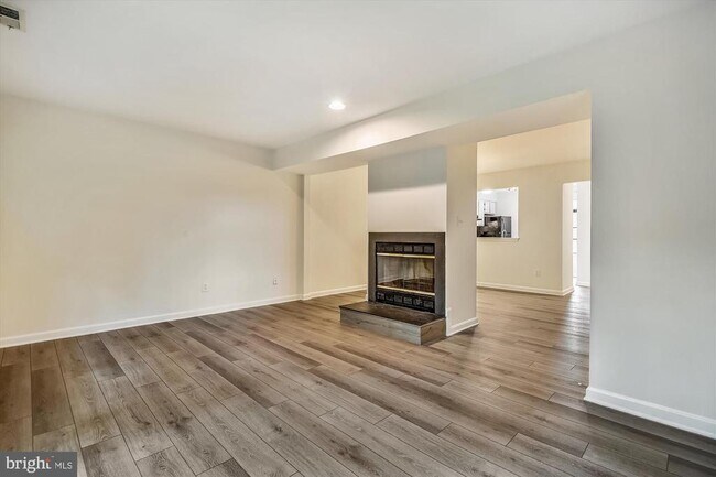 Photo - 13 Janwall Ct