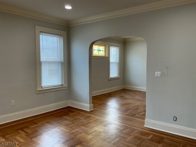 Photo - 176 Weequahic Ave