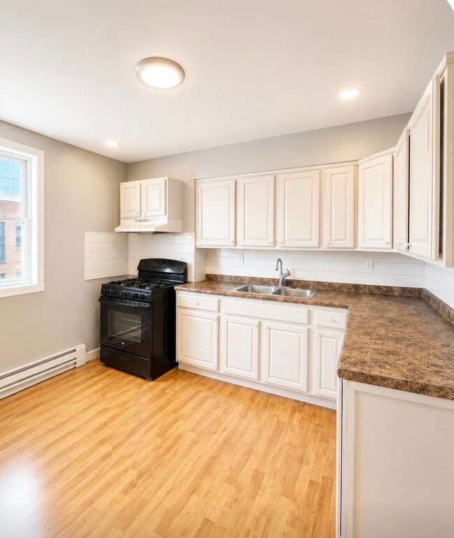 Photo - 580 Summit Ave