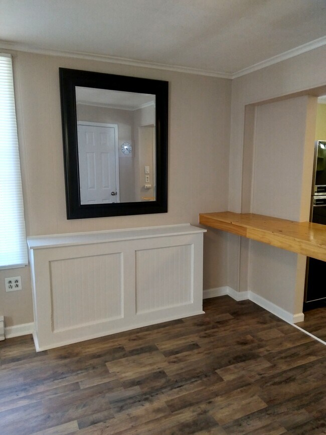 Photo - 141 W Schuyler St Unit 2