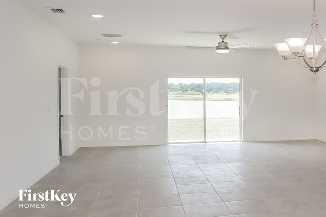 Photo - 1598 Isleta Lp