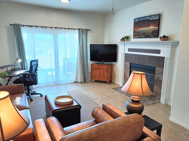 Photo - 1620 1/4 York Dr