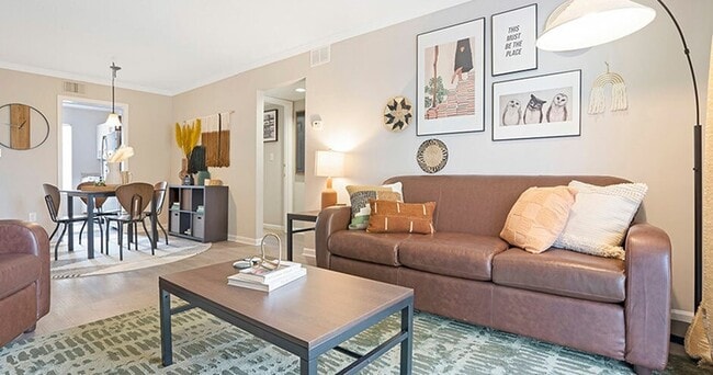 Model-Living-Room-01-Enclave-425-Athens-GA-10 - Enclave 425