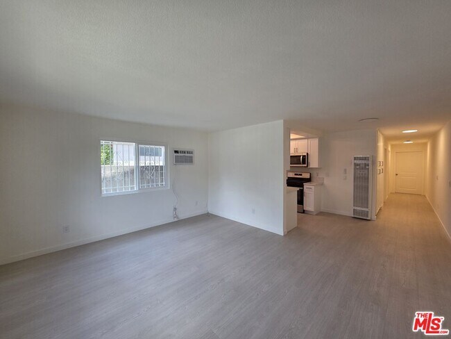 912 N Ridgewood Pl Unidad 2