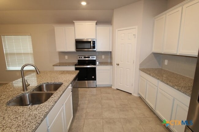 Photo - 2321 Aylesbury Dr