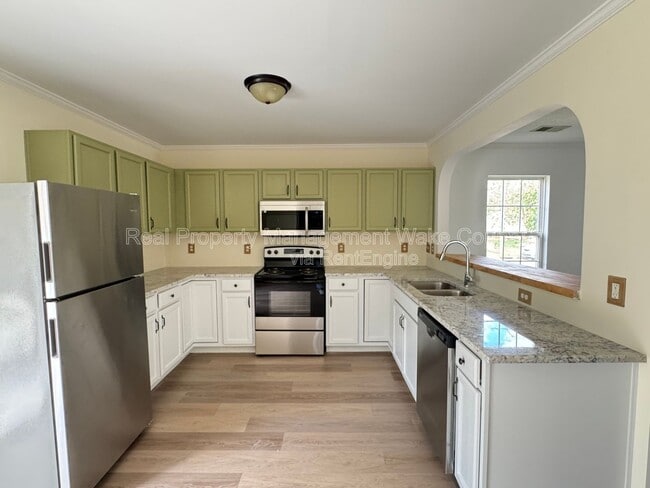 Photo - 2 Bellmore Ct