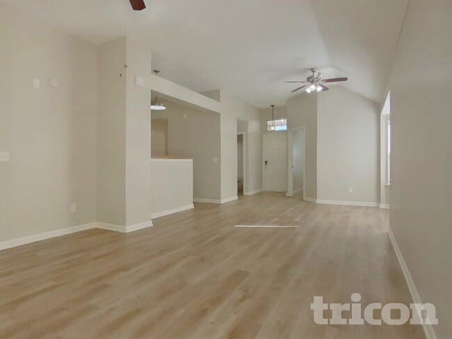 Photo - 136 Westport Dr