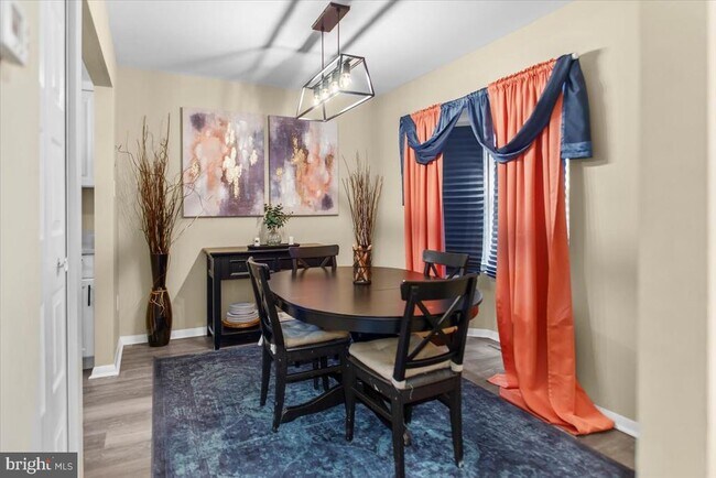 Photo - 1754 Castleford Square