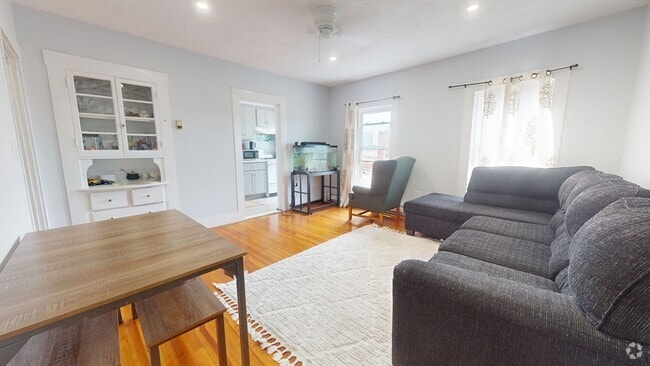 Building Photo - 8 Salem St Unit 3L Rental