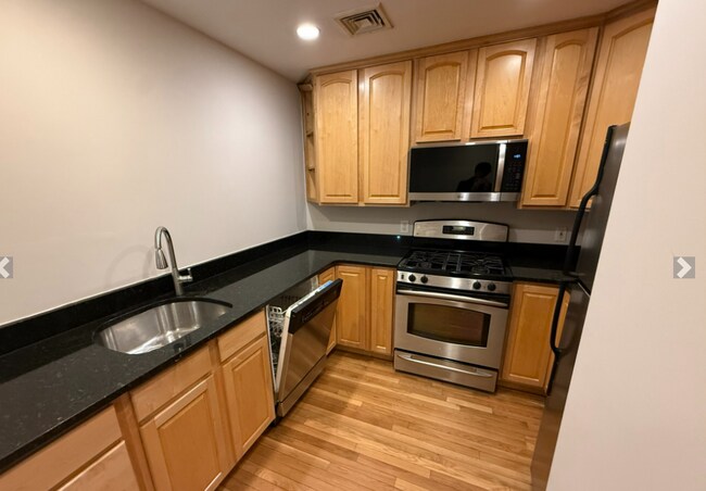 Photo - 135 Calumet St Unit 2